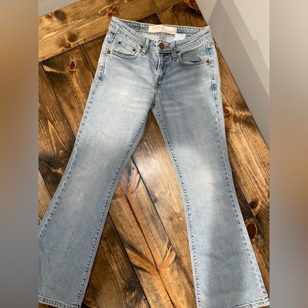 Levi’s super low bootcut jeans! Size 3s jr!